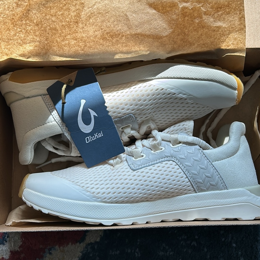 Super comfy athletic shoes!